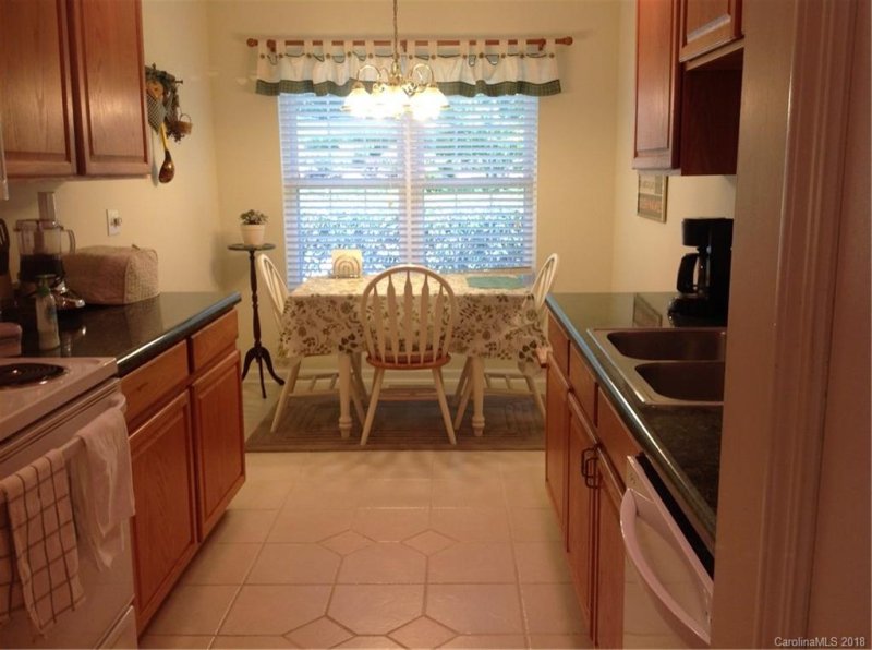 Property image 2 at 15 N Creekside Court, Hendersonville, NC 28791