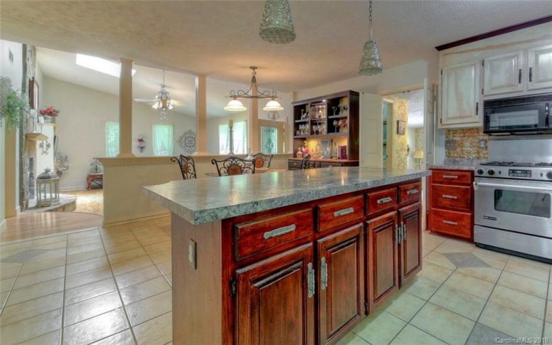 Property image 3 at 207 Vincent Place, Hendersonville, NC 28739