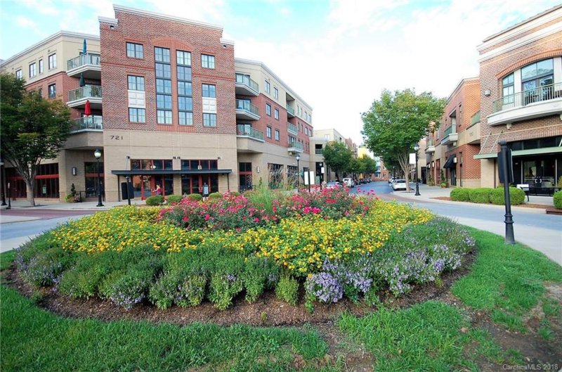 720 Governor Morrison Street