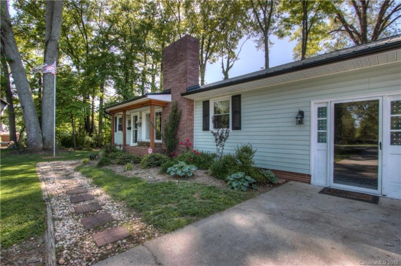 Property image 2 at 101 Madison Drive, Mount Holly, NC 28120