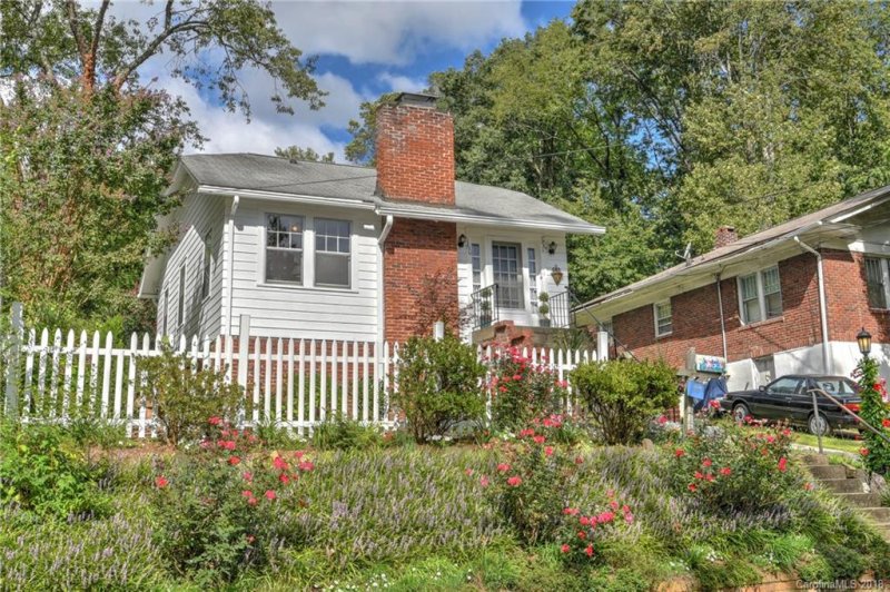 Property image 2 at 160 Laurel Loop, Asheville, NC 28806