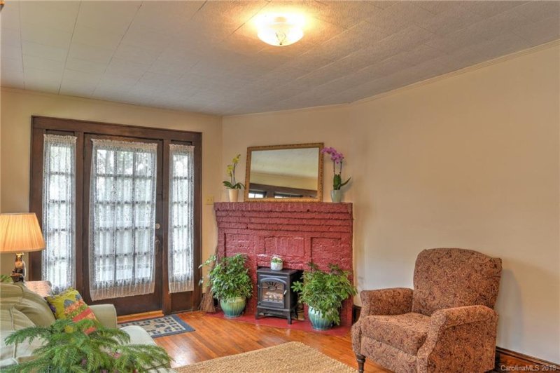 Property image 4 at 160 Laurel Loop, Asheville, NC 28806