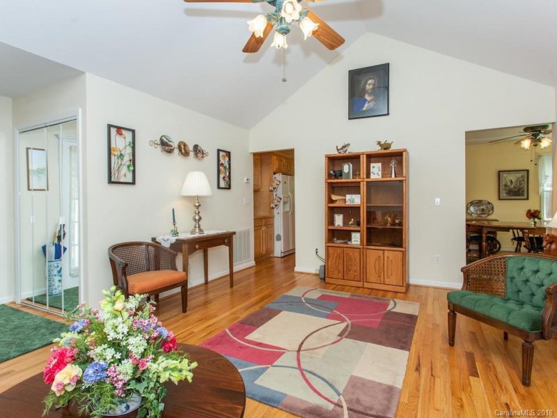 Property image 3 at 2390 Rosemont Court, Hendersonville, NC 28791