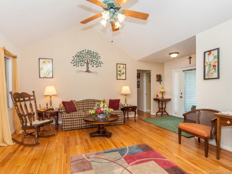 Property image 4 at 2390 Rosemont Court, Hendersonville, NC 28791