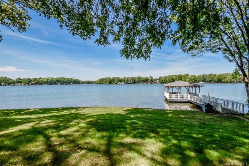 Property image 2 at 294 Ponderosa Circle, Mooresville, NC 28117