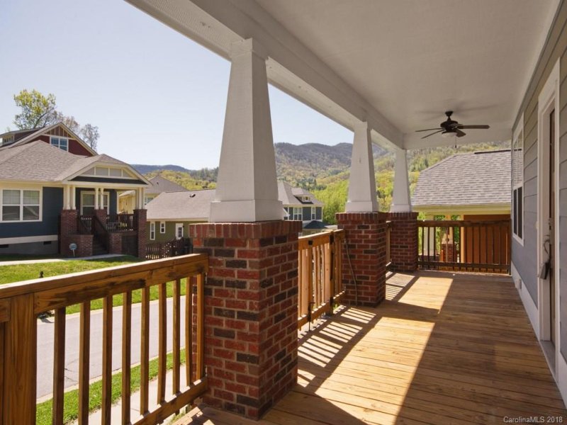 Property image 3 at 12 Teems Lane, Asheville, NC 28805