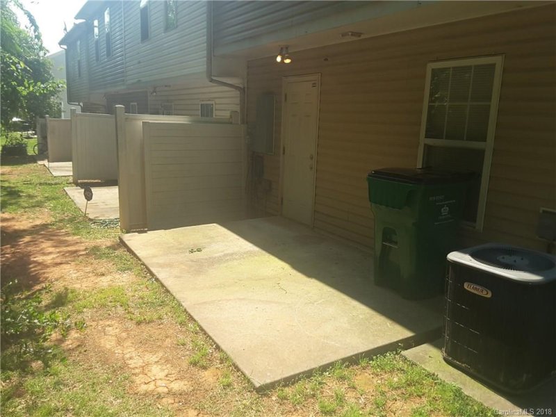 Property image 3 at 1721 J Julian Lane, Charlotte, NC 28208