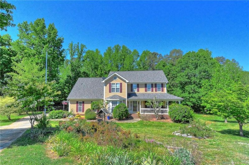 Property image 2 at 7901 White Cliffs Drive, Mint Hill, NC 28227