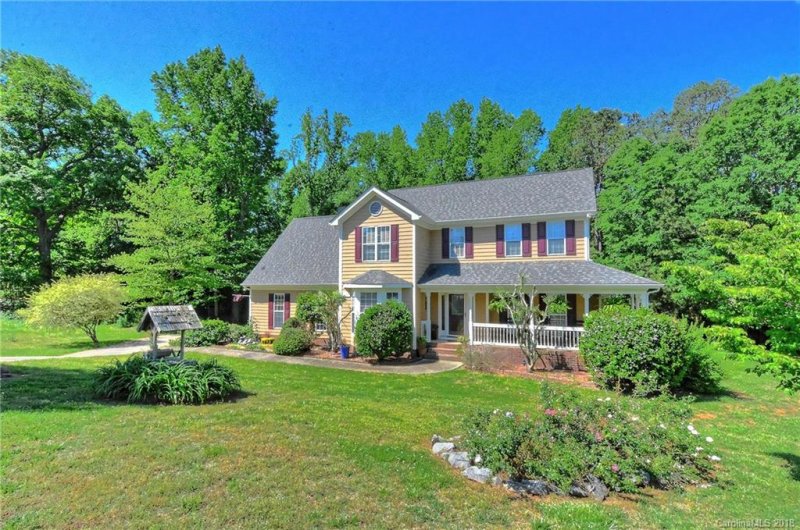 Property image 3 at 7901 White Cliffs Drive, Mint Hill, NC 28227