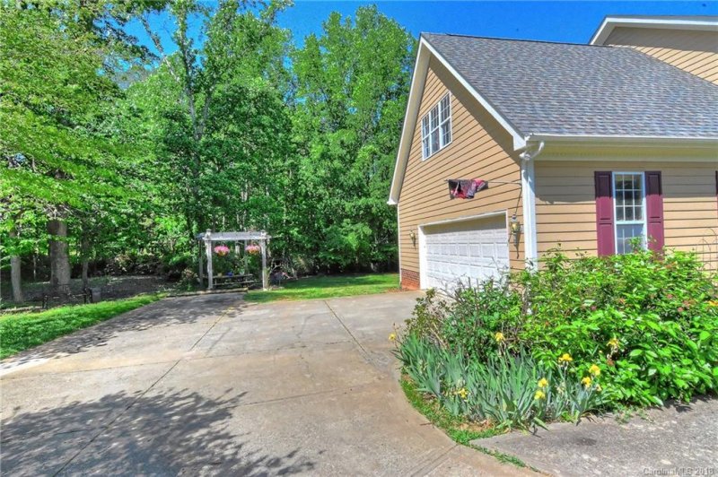 Property image 4 at 7901 White Cliffs Drive, Mint Hill, NC 28227