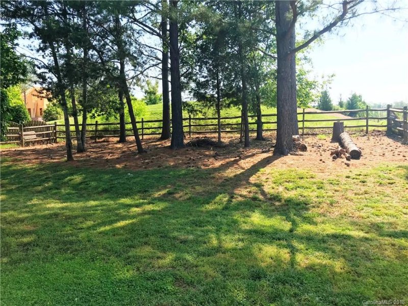 107 Vance Crescent Drive