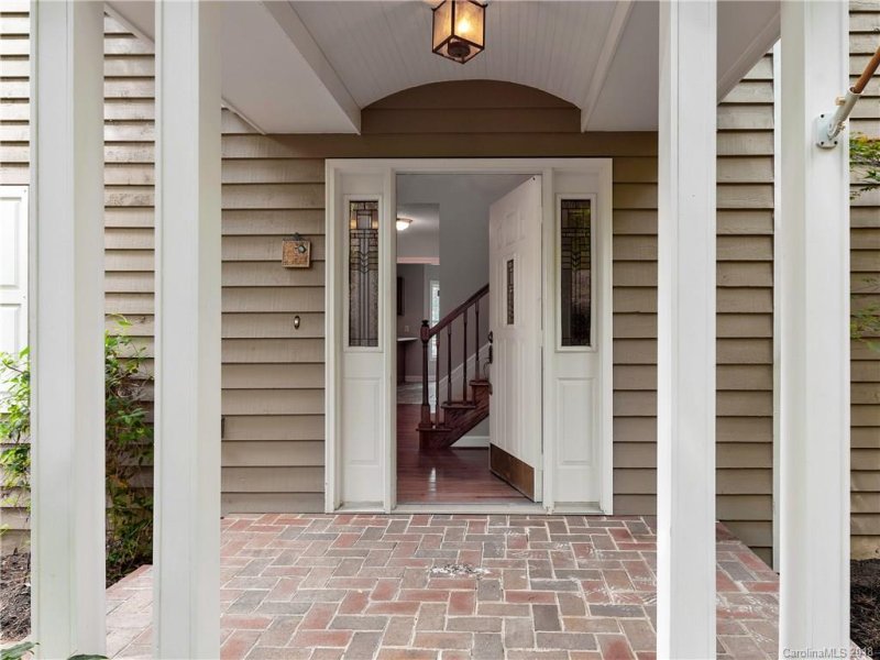 Property image 3 at 2 Moriah Lane, Asheville, NC 28803