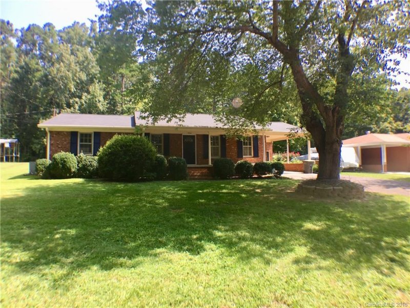 Property image 2 at 304 Meadowood Circle, Kannapolis, NC 28081