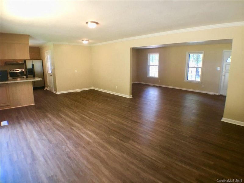 Property image 4 at 304 Meadowood Circle, Kannapolis, NC 28081