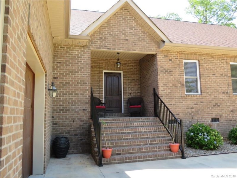 Property image 3 at 5132 Kings Pinnacle Drive, Kings Mountain, NC 28086