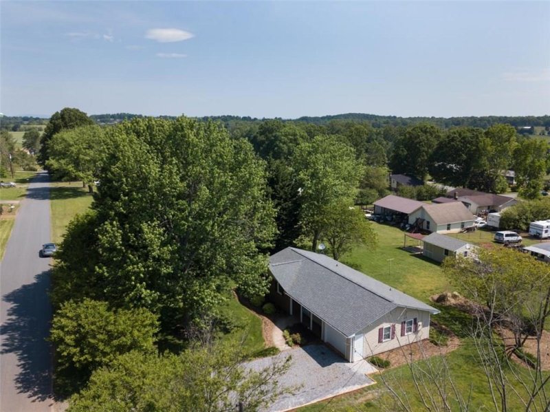 Property image 4 at 4608 Diamond Street, Claremont, NC 28610