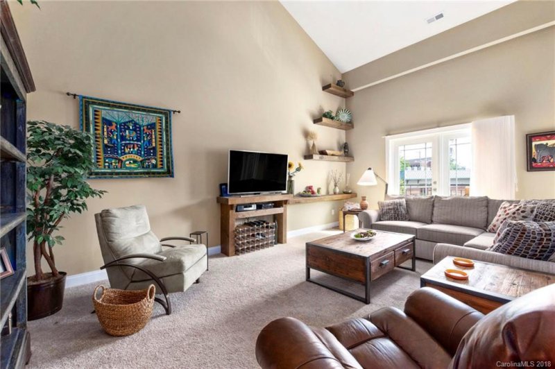 Property image 2 at 475 Church Street, Hendersonville, NC 28792