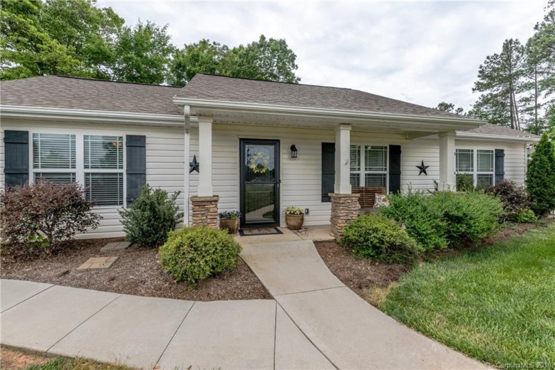 Property image 2 at 3410 Maple Wood Drive, Denver, NC 28037