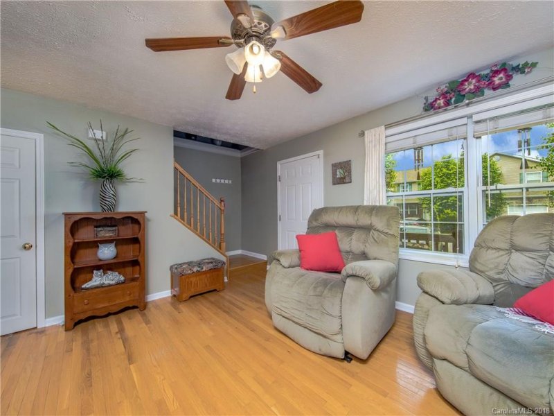 Property image 3 at 208 Pembrook Road, Swannanoa, NC 28778