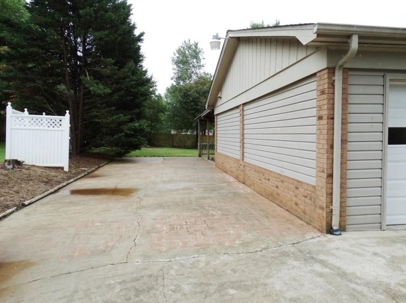 Property image 3 at 5645 Sandhurst Road, Hickory, NC 28602