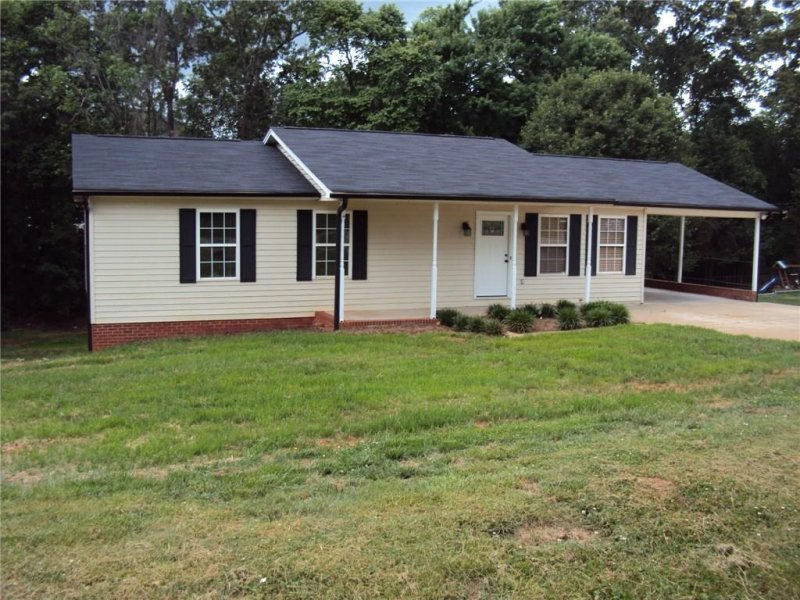 Property image 2 at 1299 Homestead Drive, Hickory, NC 28602