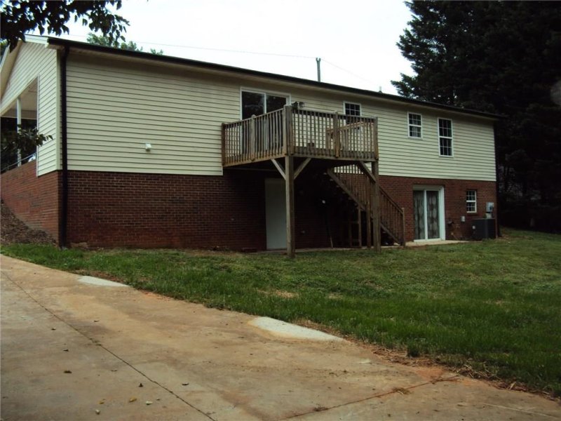 Property image 3 at 1299 Homestead Drive, Hickory, NC 28602