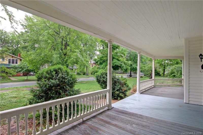 Property image 2 at 427 Davie Avenue, Statesville, NC 28677