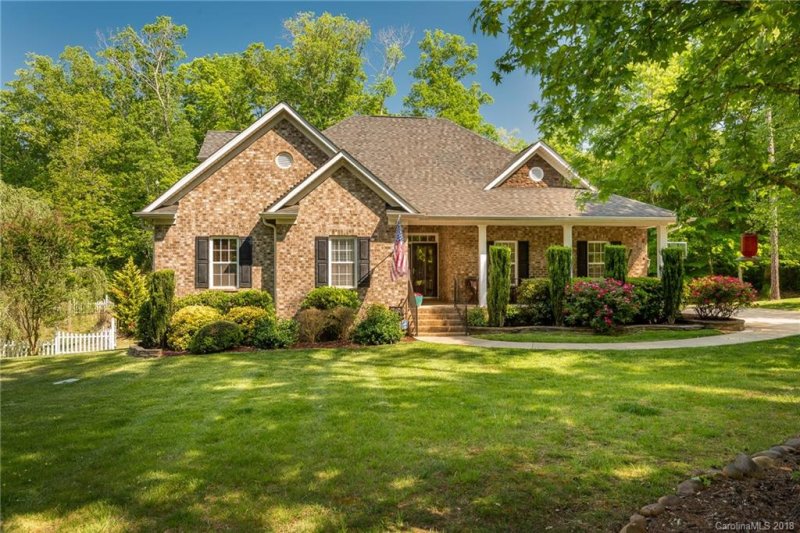 238 Streamside Place