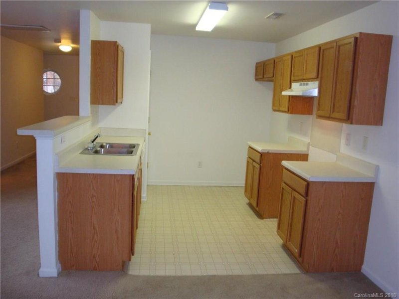 Property image 4 at 3557 Crestridge Drive, Charlotte, NC 28217