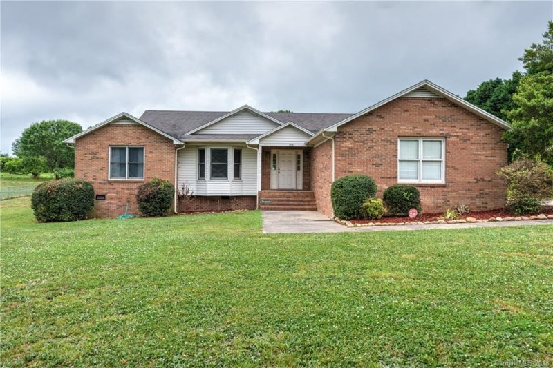 106 Country Creek Drive