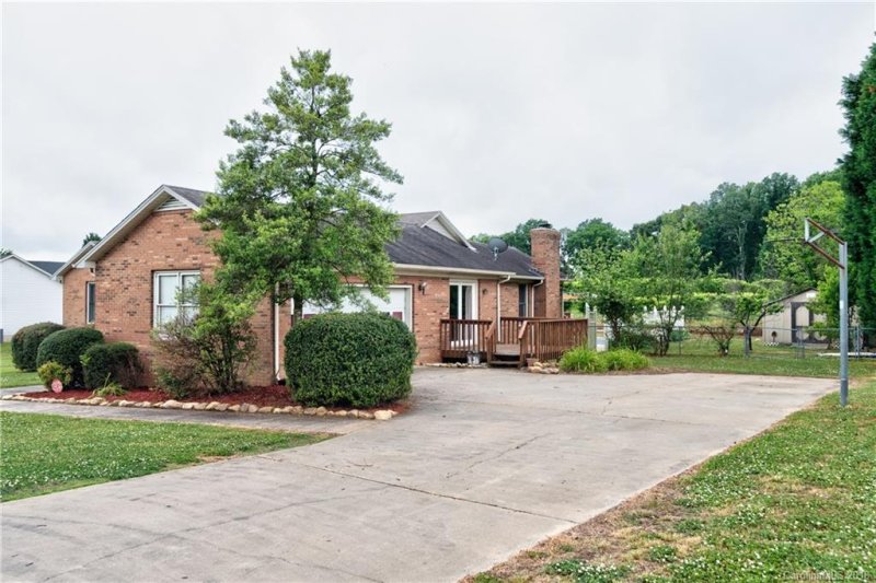 Property image 2 at 106 Country Creek Drive, Kings Mountain, NC 28086