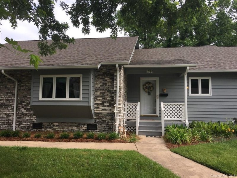 702 Wellington Hills Circle