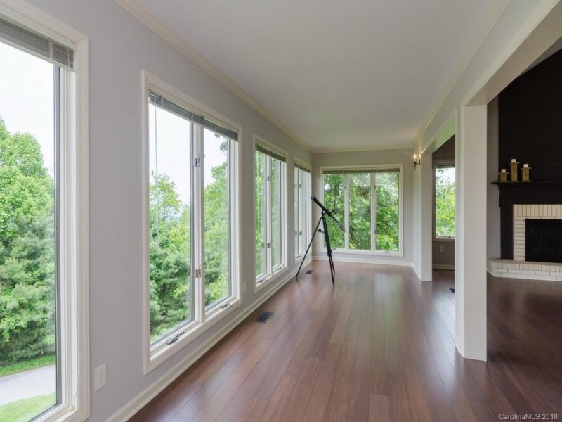 Property image 3 at 906 Fleetwood Plaza, Hendersonville, NC 28739