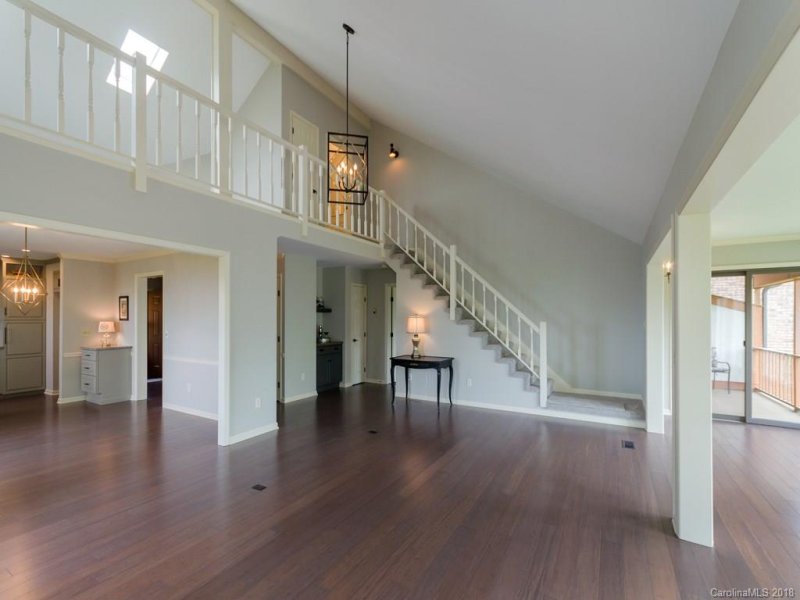 Property image 4 at 906 Fleetwood Plaza, Hendersonville, NC 28739