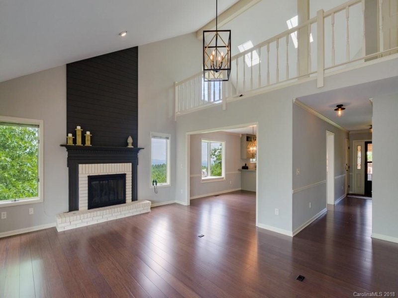 Property image 5 at 906 Fleetwood Plaza, Hendersonville, NC 28739