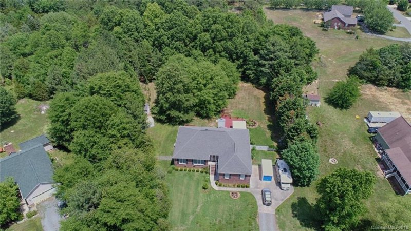 Property image 3 at 6811 Live Oaks Lane, Waxhaw, NC 28173