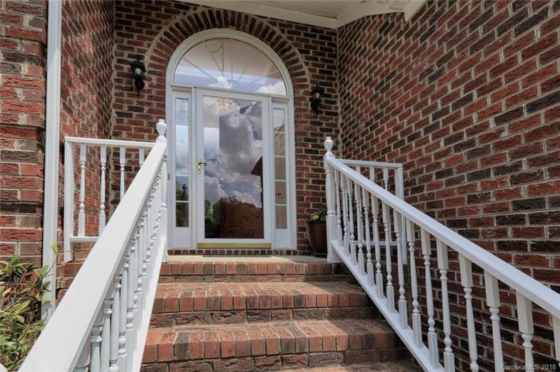 Property image 4 at 6811 Live Oaks Lane, Waxhaw, NC 28173