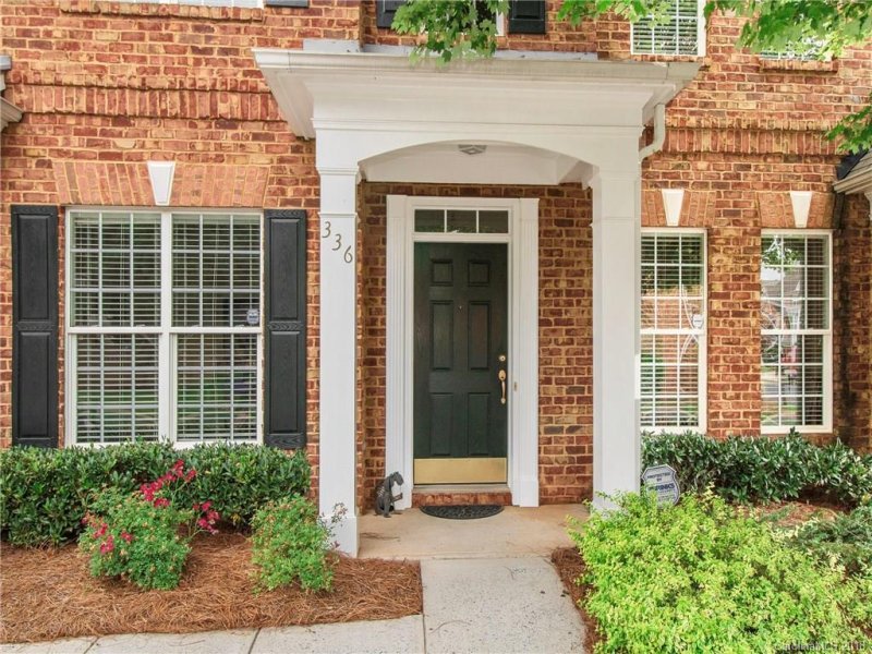 Property image 2 at 336 Robinlynn Road, Matthews, NC 28105