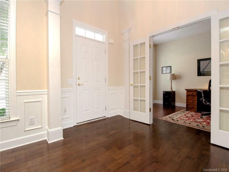 Property image 3 at 336 Robinlynn Road, Matthews, NC 28105