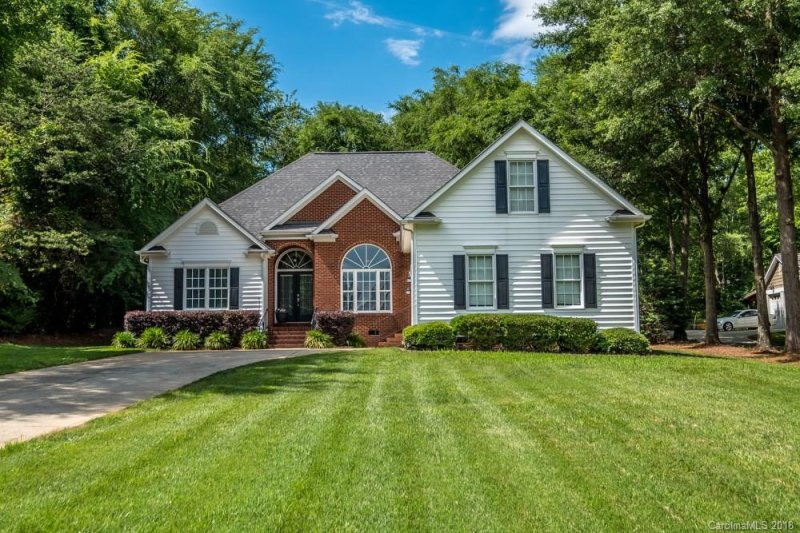 Property image 2 at 20742 Lagoona Drive, Cornelius, NC 28031