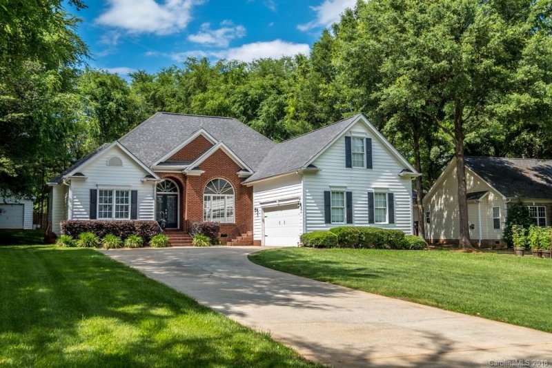 Property image 3 at 20742 Lagoona Drive, Cornelius, NC 28031