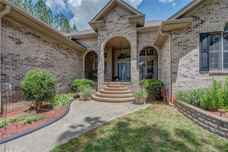 Property image 2 at 6305 Brockton Court, Mount Holly, NC 28120