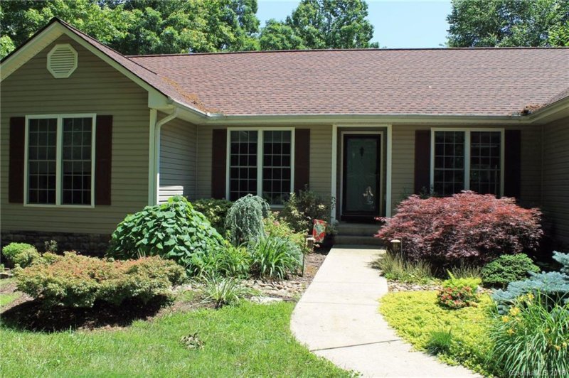 Property image 2 at 50 Kindling Trail, Horse Shoe, NC 28742