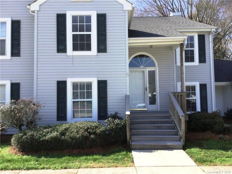 1549 Hunt Club Court