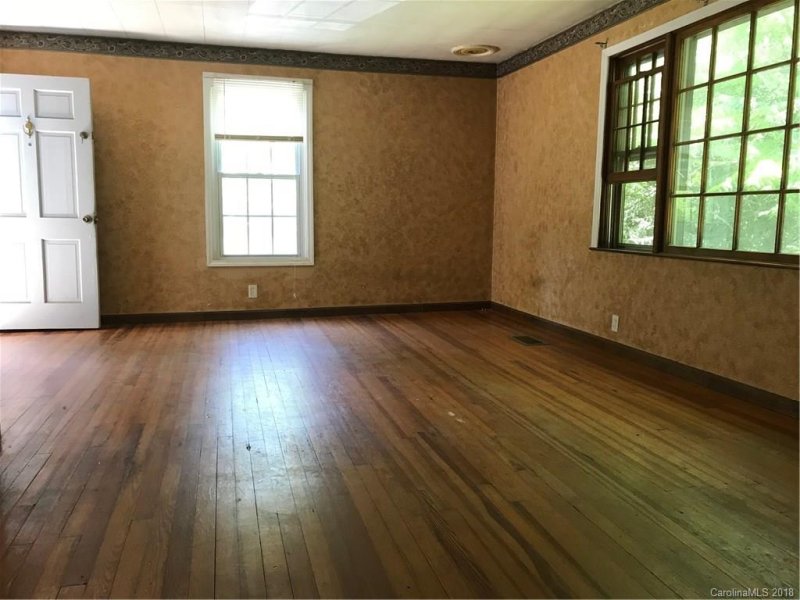 Property image 2 at 16 Wood Avenue, Asheville, NC 28803