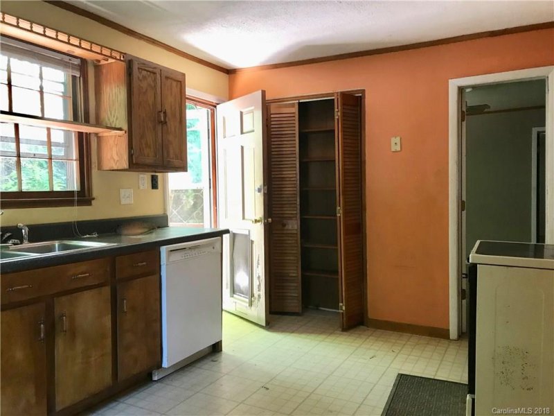 Property image 4 at 16 Wood Avenue, Asheville, NC 28803