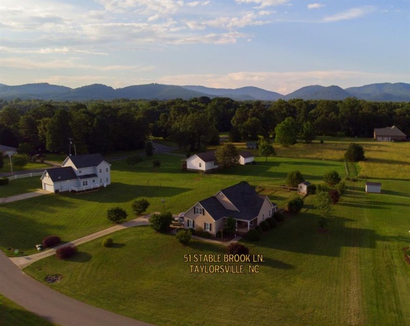 51 Stable Brook Lane