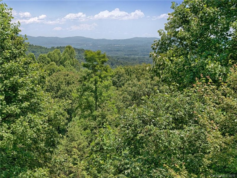 Property image 2 at 407 Gateway Drive, Hendersonville, NC 28739