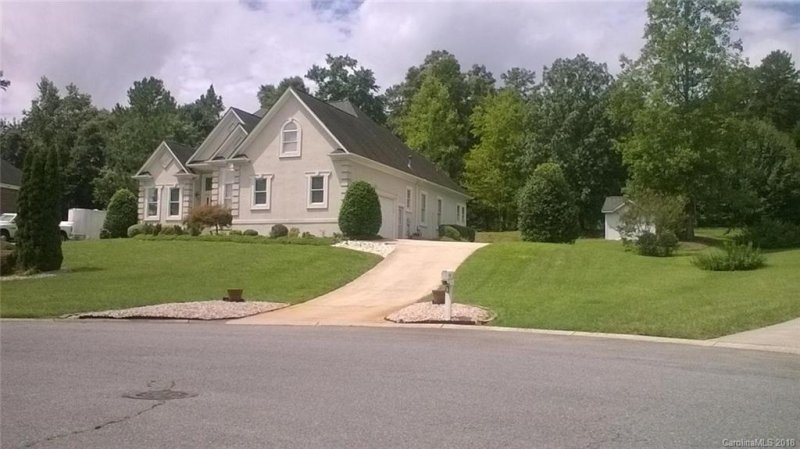 Property image 2 at 5717 Oakmont Street, Kannapolis, NC 28081