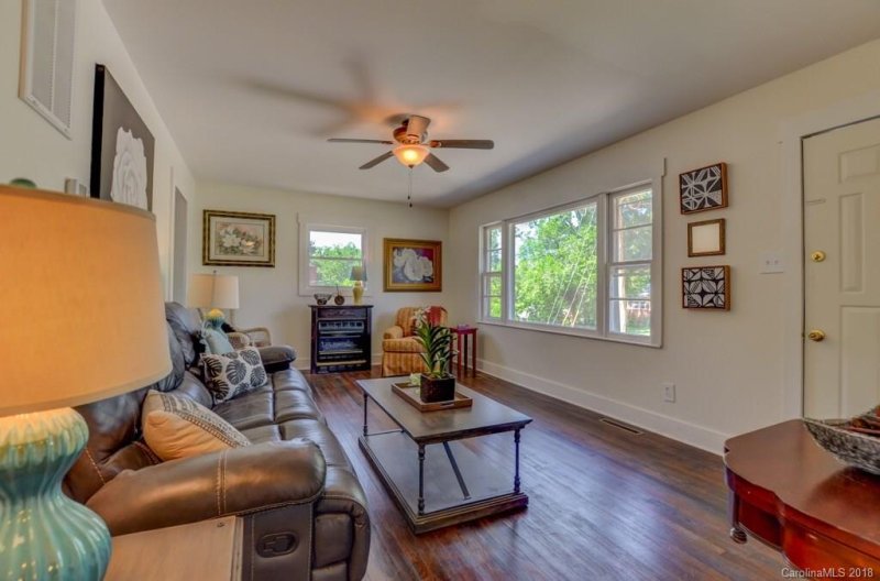 Property image 5 at 8 Belvedere Road, Asheville, NC 28803